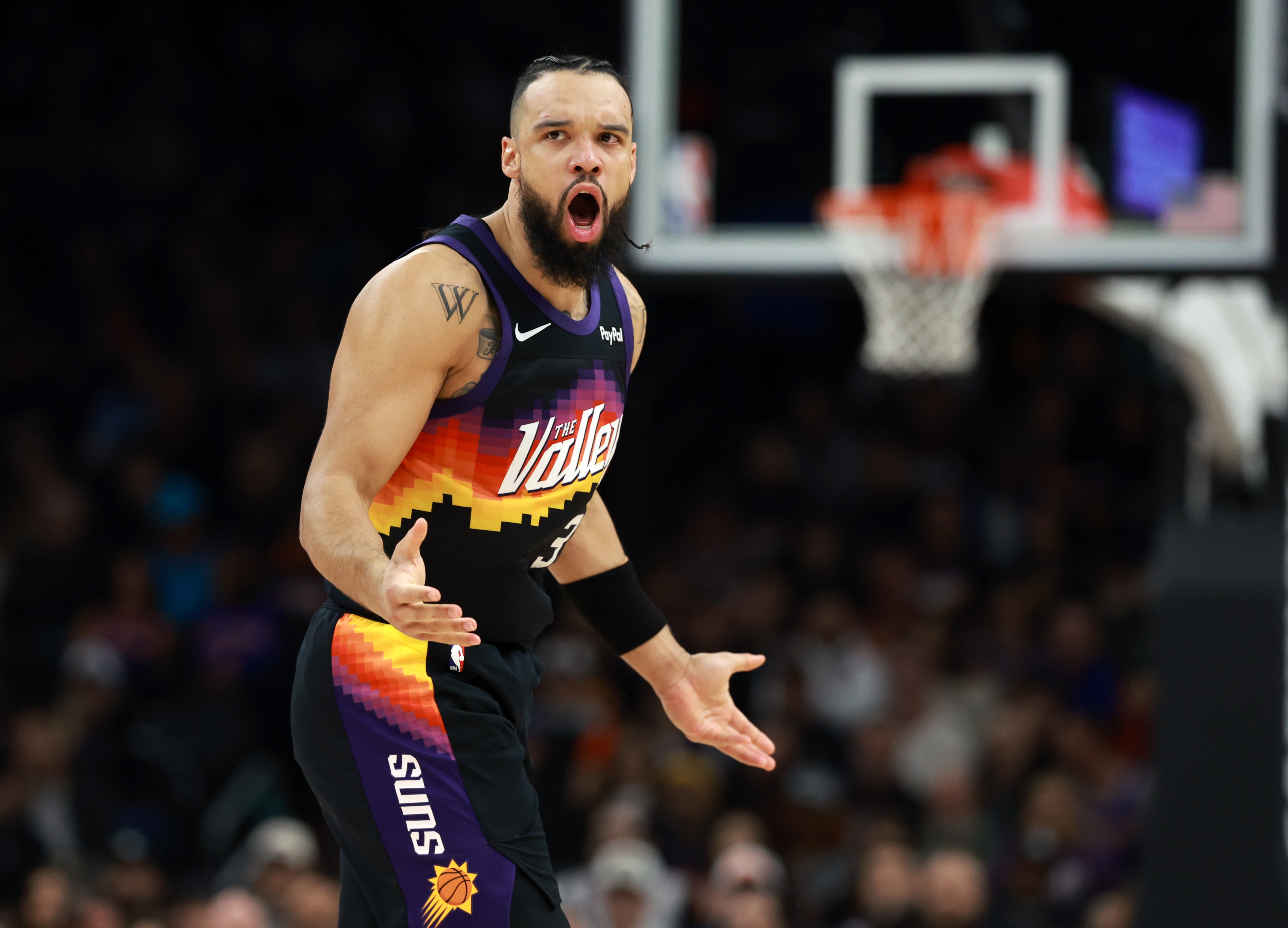 开云体育-上头啊！狄龙24中11&amp;三分10中1拿到25分 技犯+关键恶犯葬送比赛